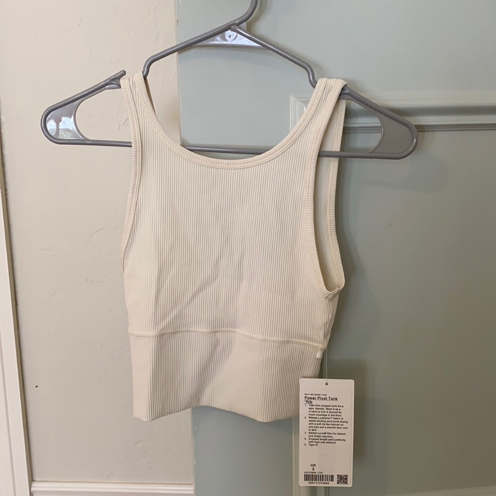Lululemon crop top!
